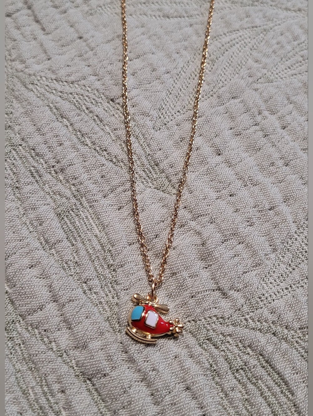 💚Free In Any Bundle Over $10 Gold Tone Red Helicopter Pendant Necklace